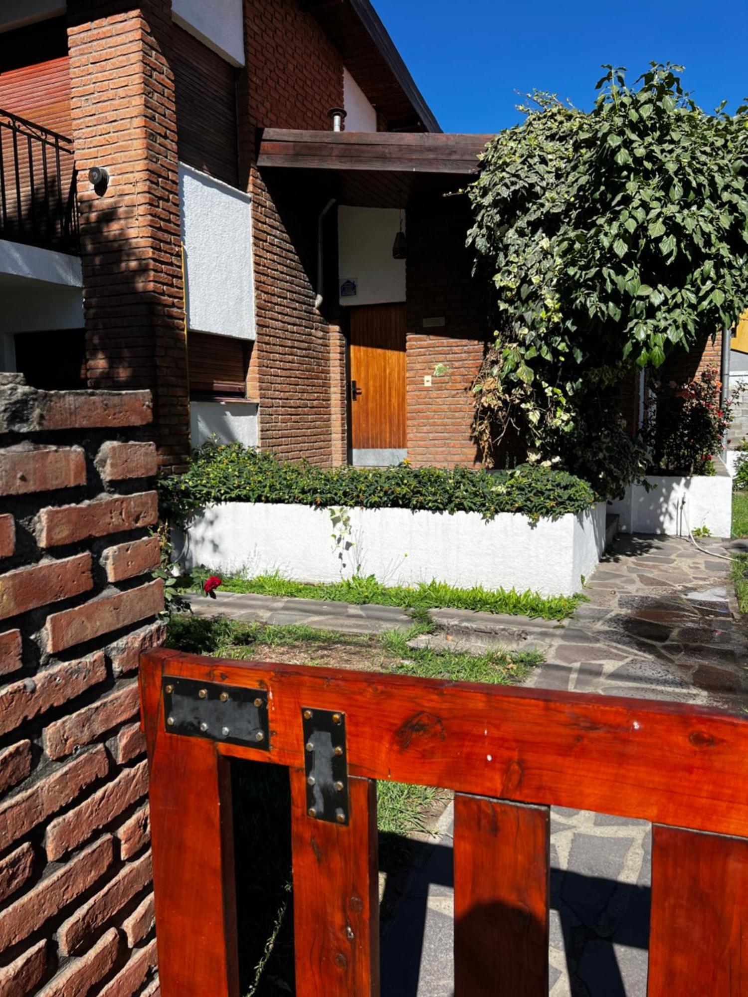 Travesia Sur Hostel El Bolsón Екстериор снимка