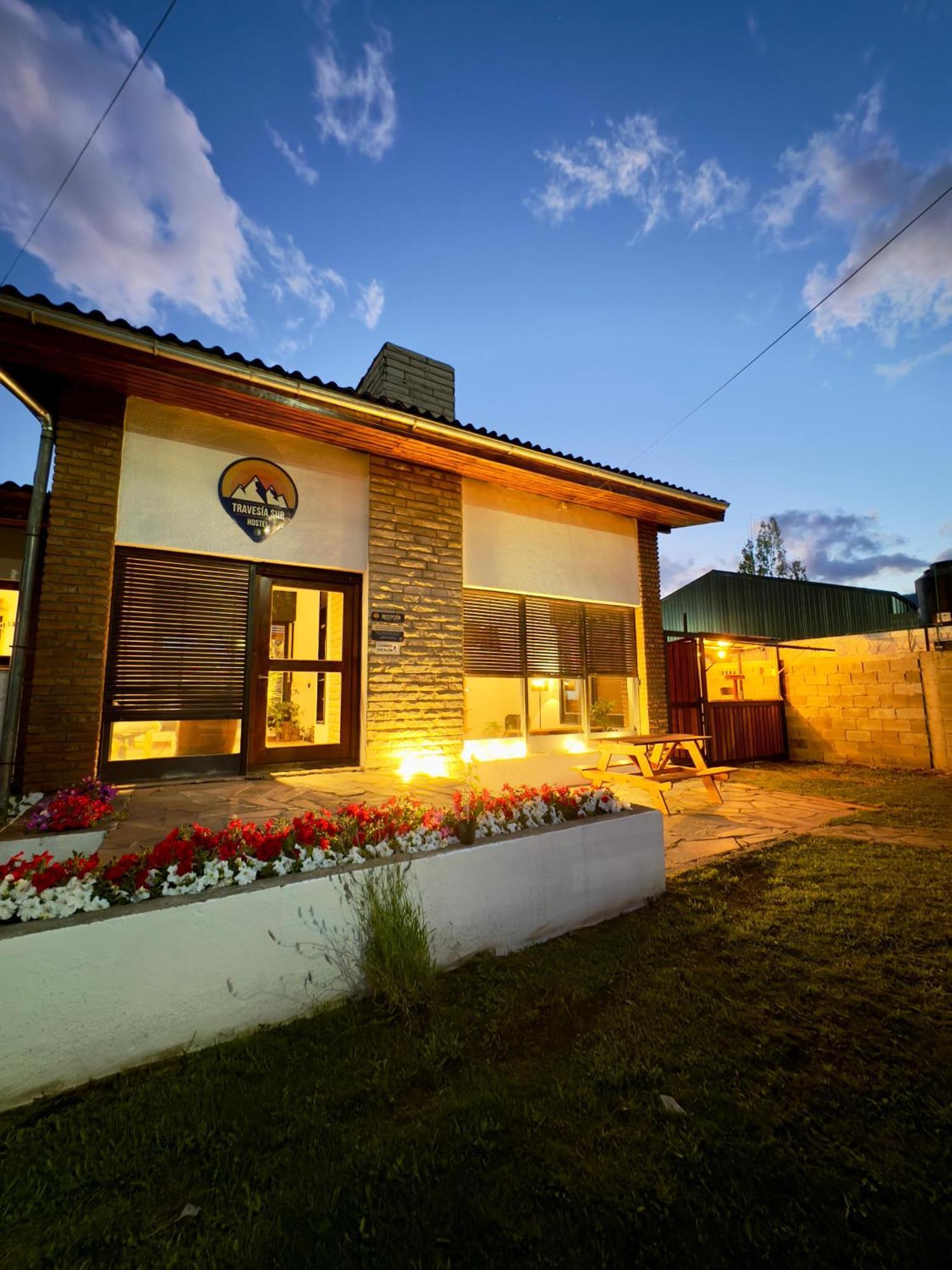 Travesia Sur Hostel El Bolsón Екстериор снимка